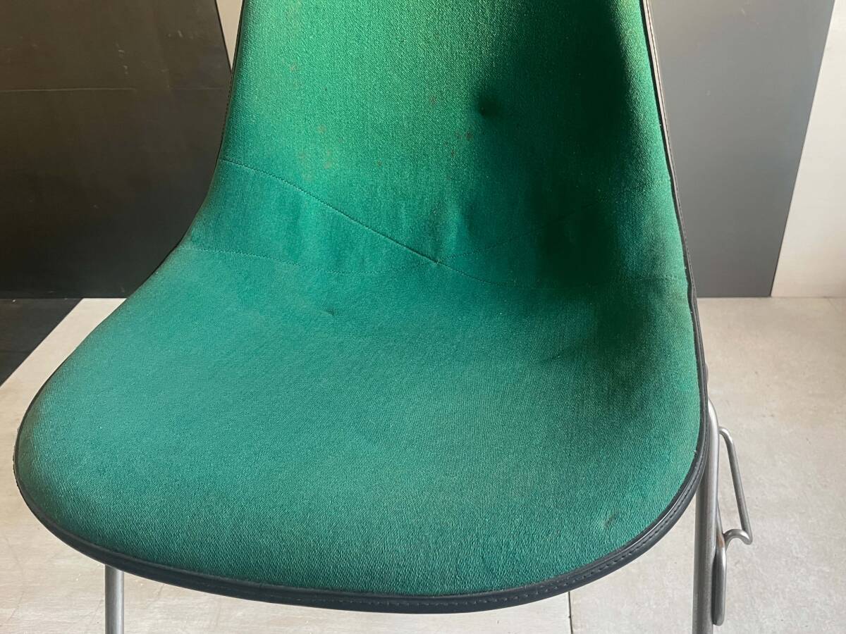 [7661E] Herman Miller Side shell chair FRP スタッキング ベース イームズ Charles Ray Eames ヴィンテージ サイドシェルチェア ナロー_画像10