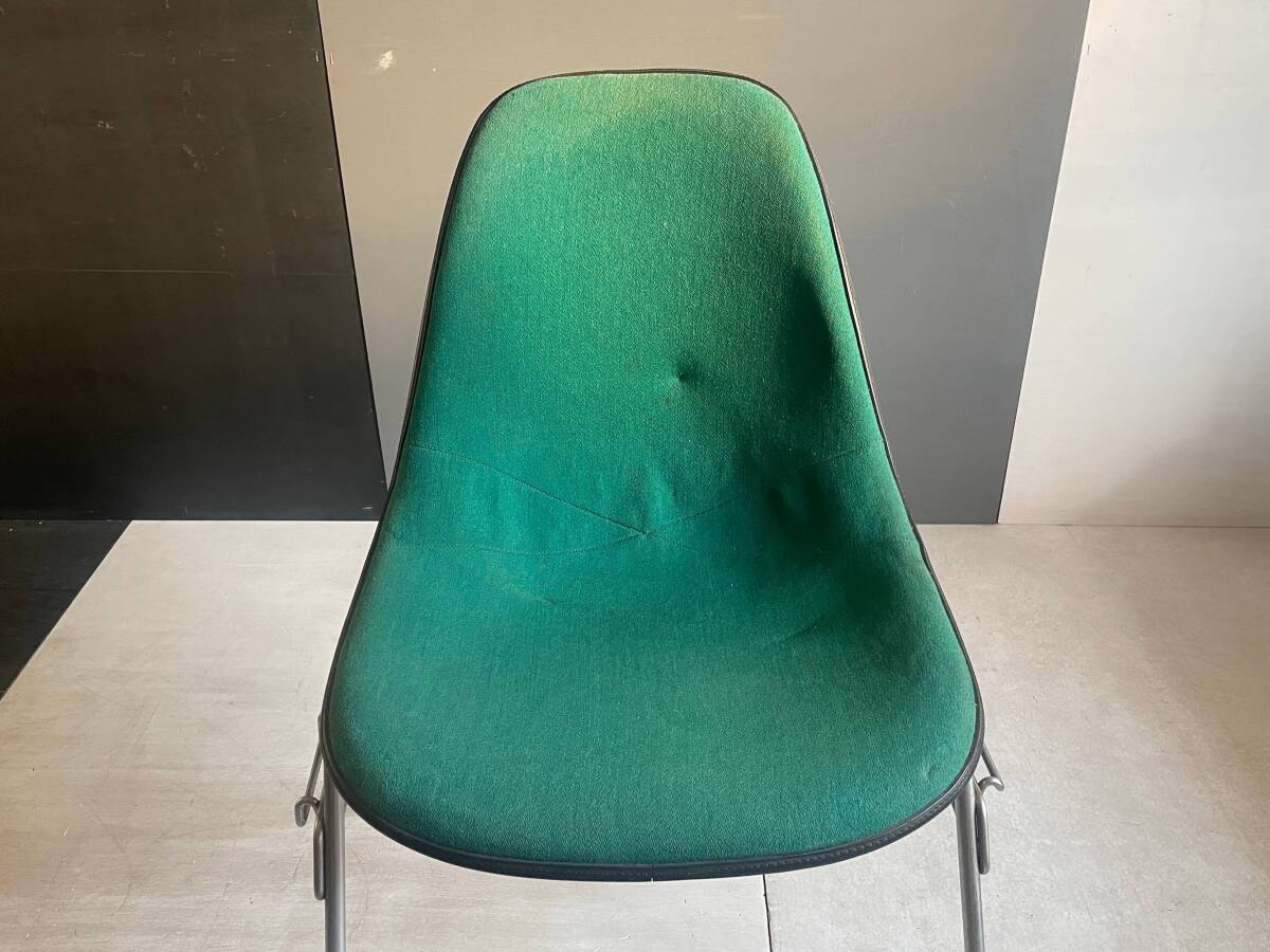 [7661E] Herman Miller Side shell chair FRP スタッキング ベース イームズ Charles Ray Eames ヴィンテージ サイドシェルチェア ナロー_画像6