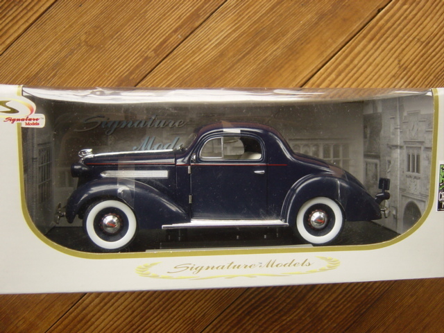  Pontiac 1936 Deluxe blue 1/18 present condition delivery 