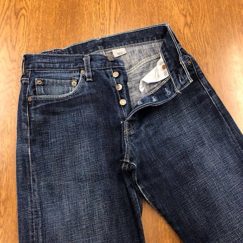 【FC080】Levi's 501 W29 L32 定番ストレート 色落ち加工 ジーンズ ジーパン デニムパンツ メンズブランド古着 リーバイス501 送料無料_画像4