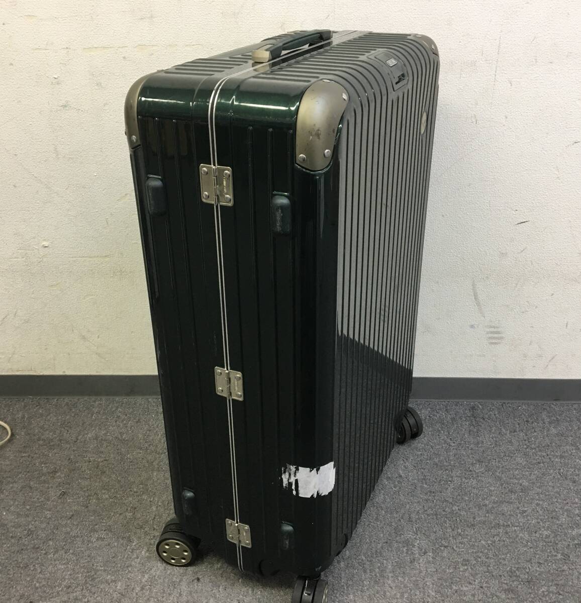 RIMOWA リモワ スーツケース 旅行カバン 型番不明 縦約26cm×横約50cm×高さ約75cm 海外旅行 出張 ビジネス トラベル_画像2