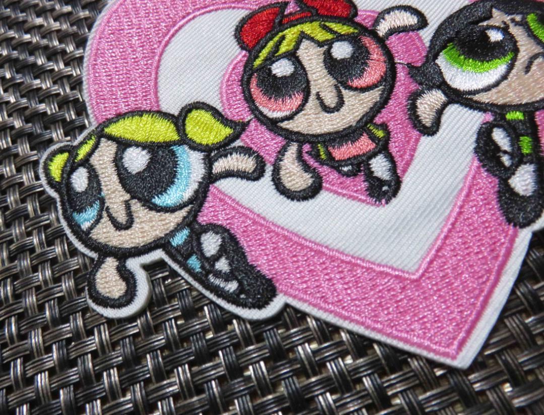 桃白ハート３少女◆新品未使用 『パワーパフガールズ』　The Powerpuff Girls 刺繍ワッペン◆アメリカ　アニメ　映画　音楽■衣類・衣服DIY