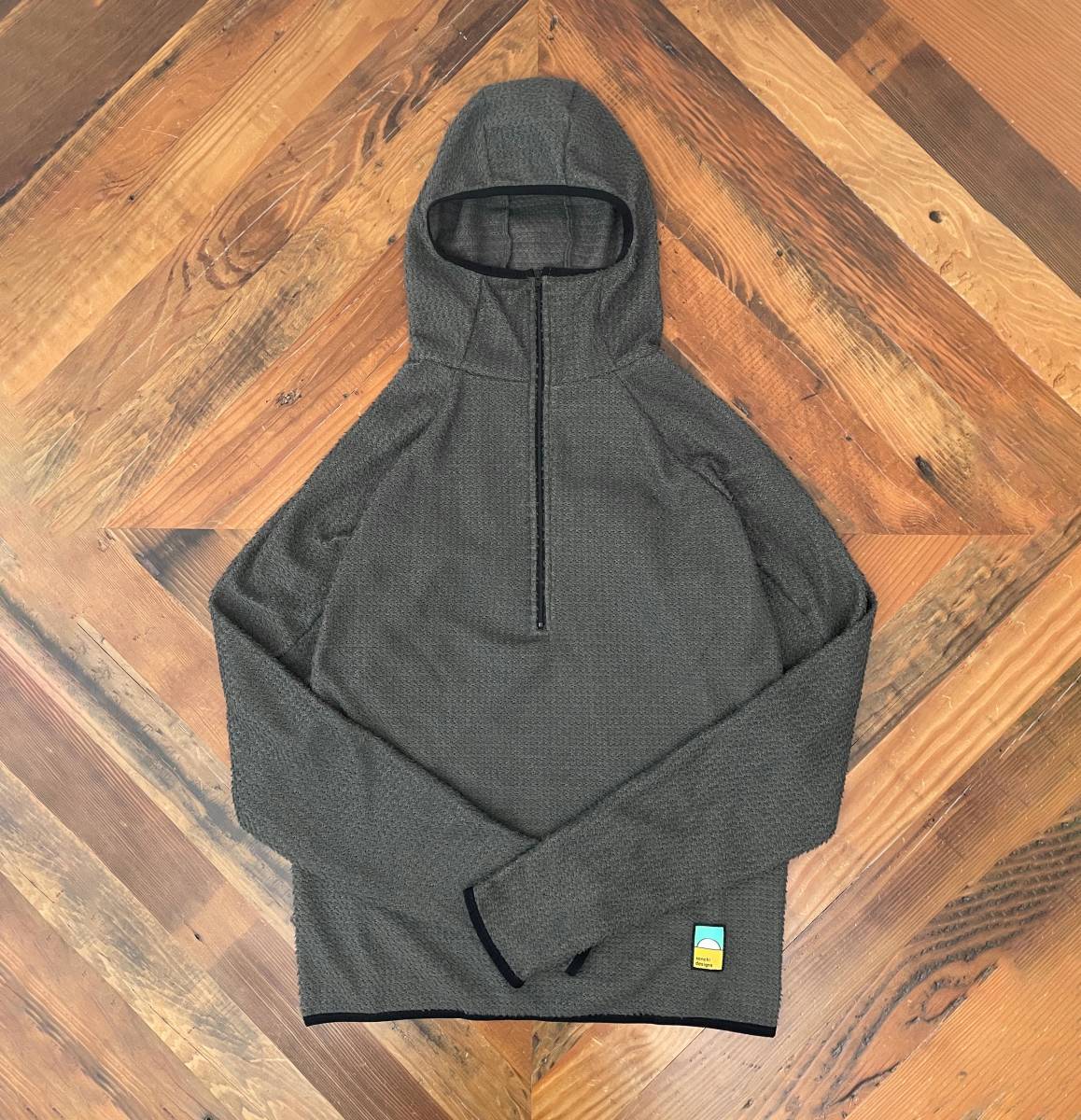 Senchi Designs ALPHA 90 HOODIE ZIP Dark Sage センチデザイン Senchi Designs ALPHA 90 HOODIE ZIP Dark Sage センチデザイン