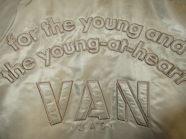 VAN JAC 　70th ANNIVERSARY 70周年記念 ロゴ　ワッペン フルデコ　オーバーサイズ　MA-1 フライト　ジャケット　カーキ　LL_画像3