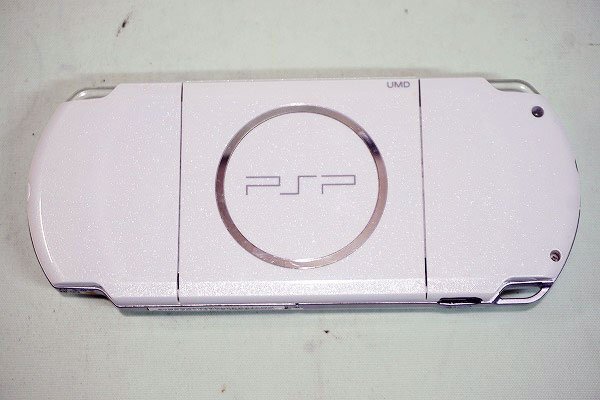 【質Banana】ジャンク品!!! SONY/ソニー ポータブルゲーム機 PSP3000 ホワイト 4GBメモリーカード付 部品取りに♪.。.:*・゜①_画像5