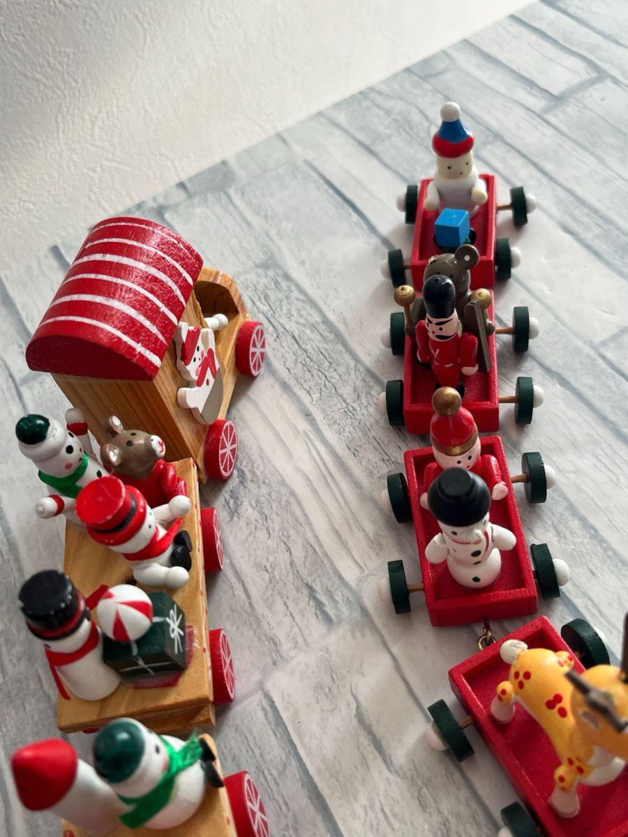 木製トレイン　7連、５連　ブリキ　おもちゃ　サンタクロース　クリスマス　雪だるま