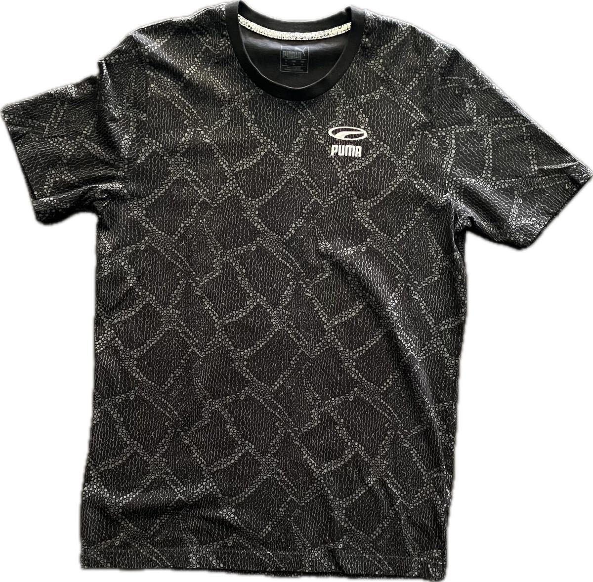 ★送料無料！PUMA プーマ SNAKE PACK AOP Tシャツ　黒★L_画像2