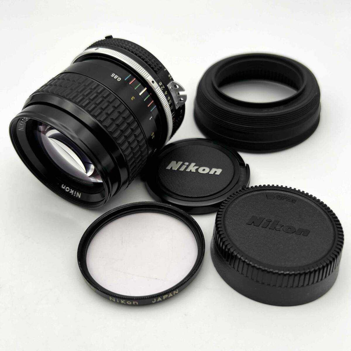 Nikon ニコン NIKKOR 85mm F2 Ai 単焦点レンズ マニュアルフォーカスレンズ MF 中望遠 現状品