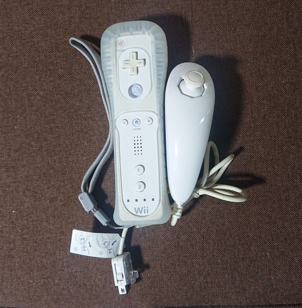 Wii リモコン ヌンチャクセット白 ホワイト シリコンカバー付  任天堂純正品