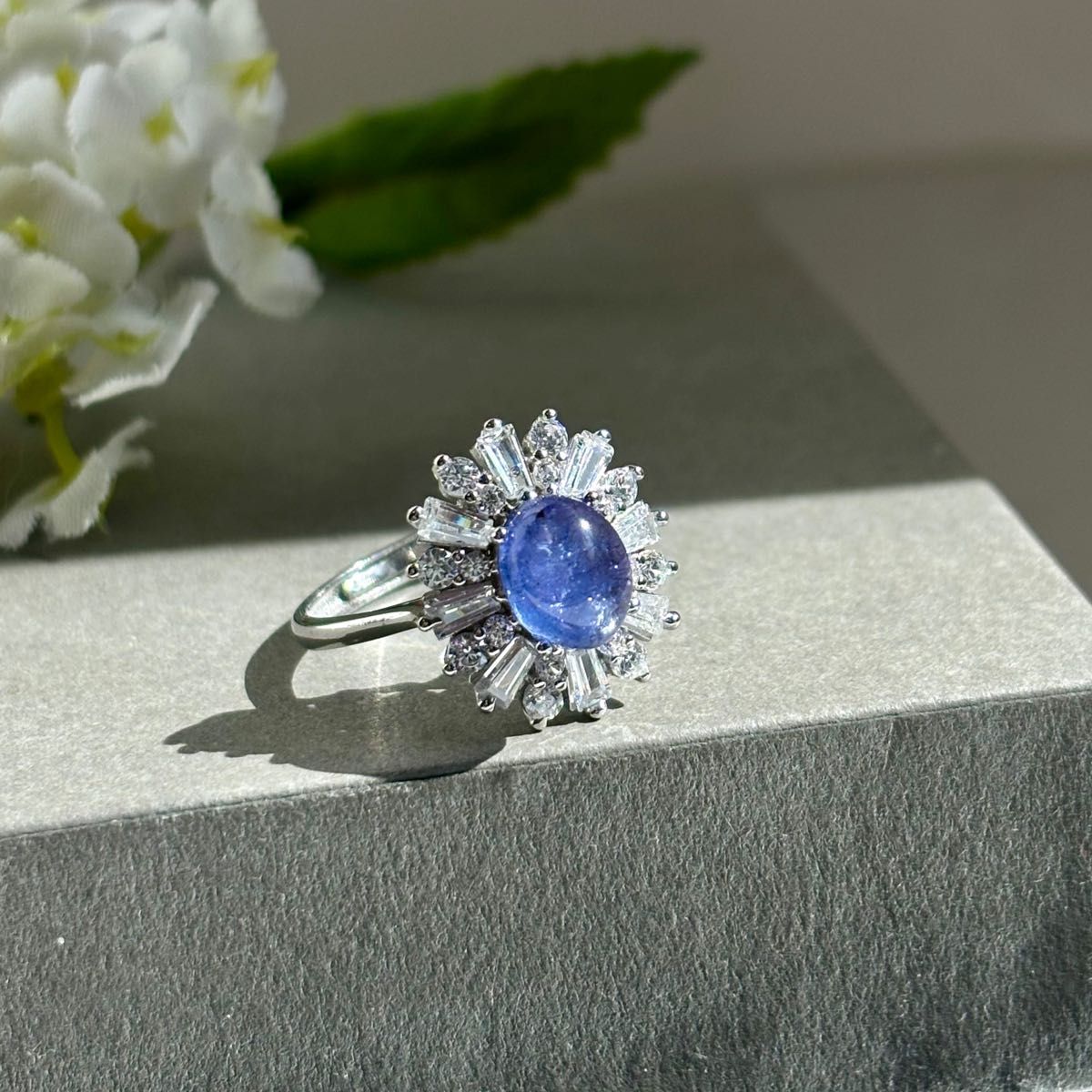 タンザナイト指輪　天然石リング　フリーサイズ　一点物　シルバーリング　silver シルバー 宝石 天然 ダイヤモンドリング 