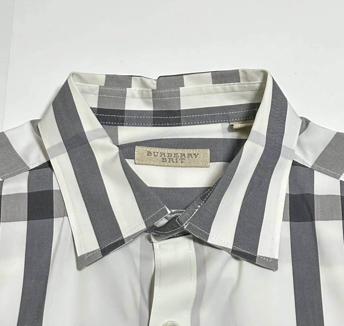 【美中古品】BURBERRY BRIT バーバリー チェックシャツ サイズM ホワイト_画像3