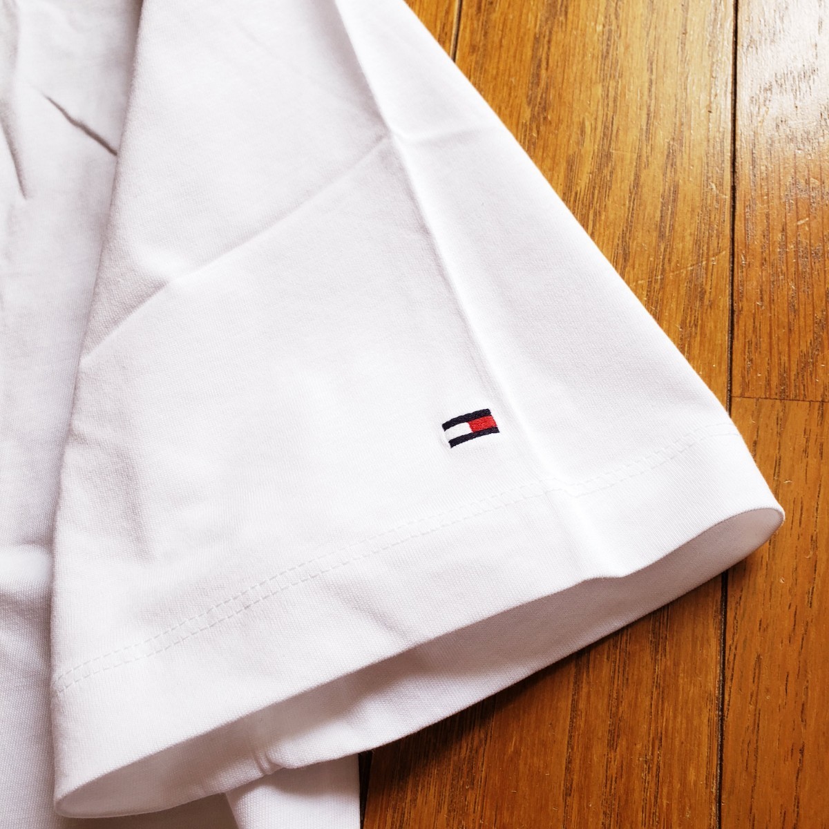 【新品】トミーヒルフィガー Lサイズ フェードロゴ Tシャツ ホワイト TOMMY HILFIGER_画像4