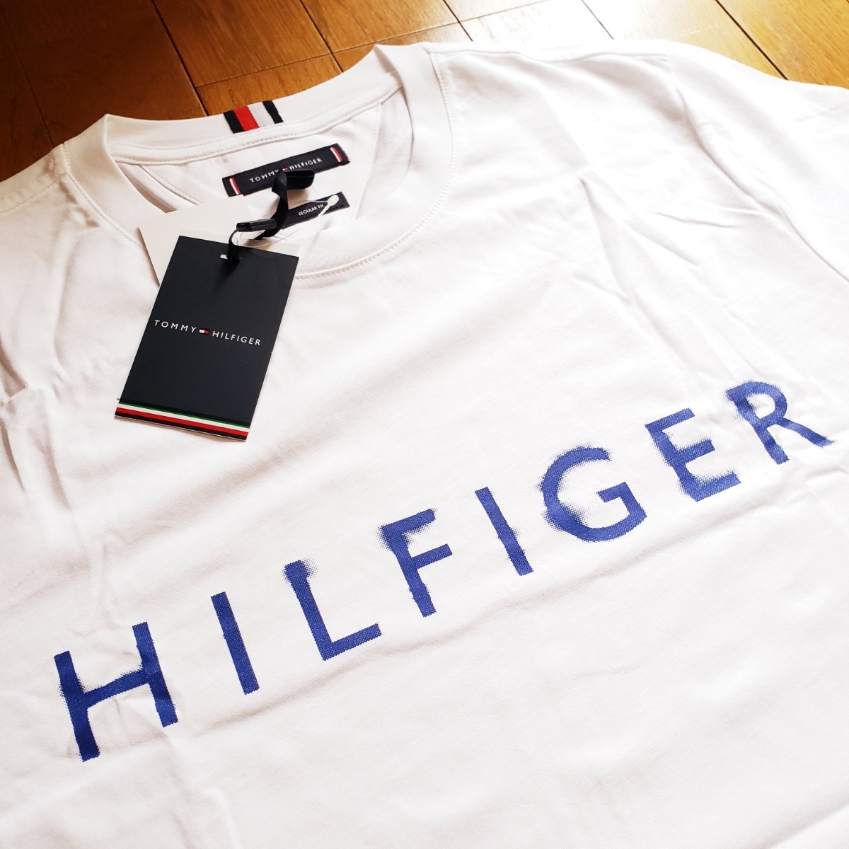 【新品】トミーヒルフィガー Lサイズ フェードロゴ Tシャツ ホワイト TOMMY HILFIGER_画像2