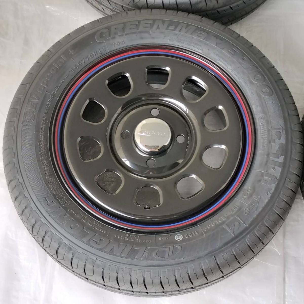 新品 デイトナ 13-4.5J＋40 4-100 ブラック タイヤ付4本SET 155/70R13 バモス エブリイ ライフ サンバー (W2474-1)_画像3