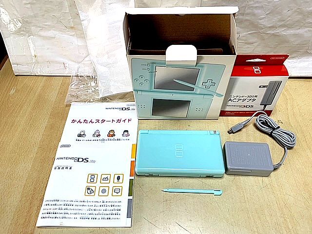 完動品　Nintendo　任天堂　ニンテンドーDS Lite　本体　純正３DS用ACアダプター　説明書　元箱_写真を参照ください