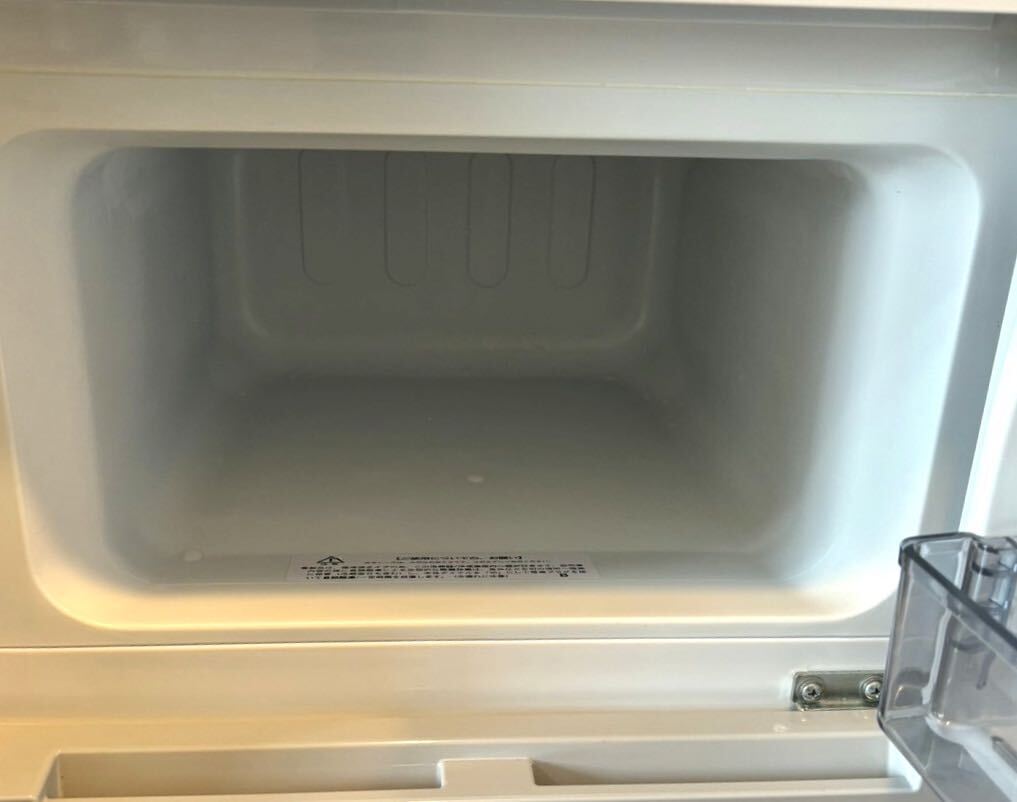 極美品 Abitelax アビテラックス 冷凍冷蔵庫 AR-960ED 90L 2ドア 冷蔵庫 2022年製 動作品_画像3