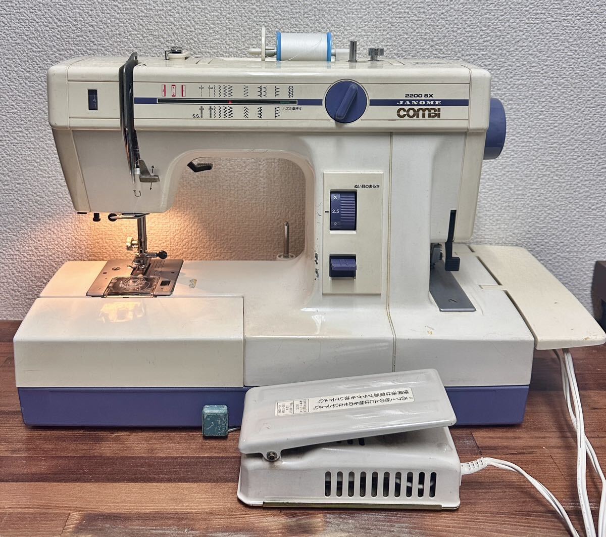 JANOME COMBI ジャノメ コンビ 2200 SX ミシン 裁縫 手工芸 付属品 ケース付き 動作品_画像1