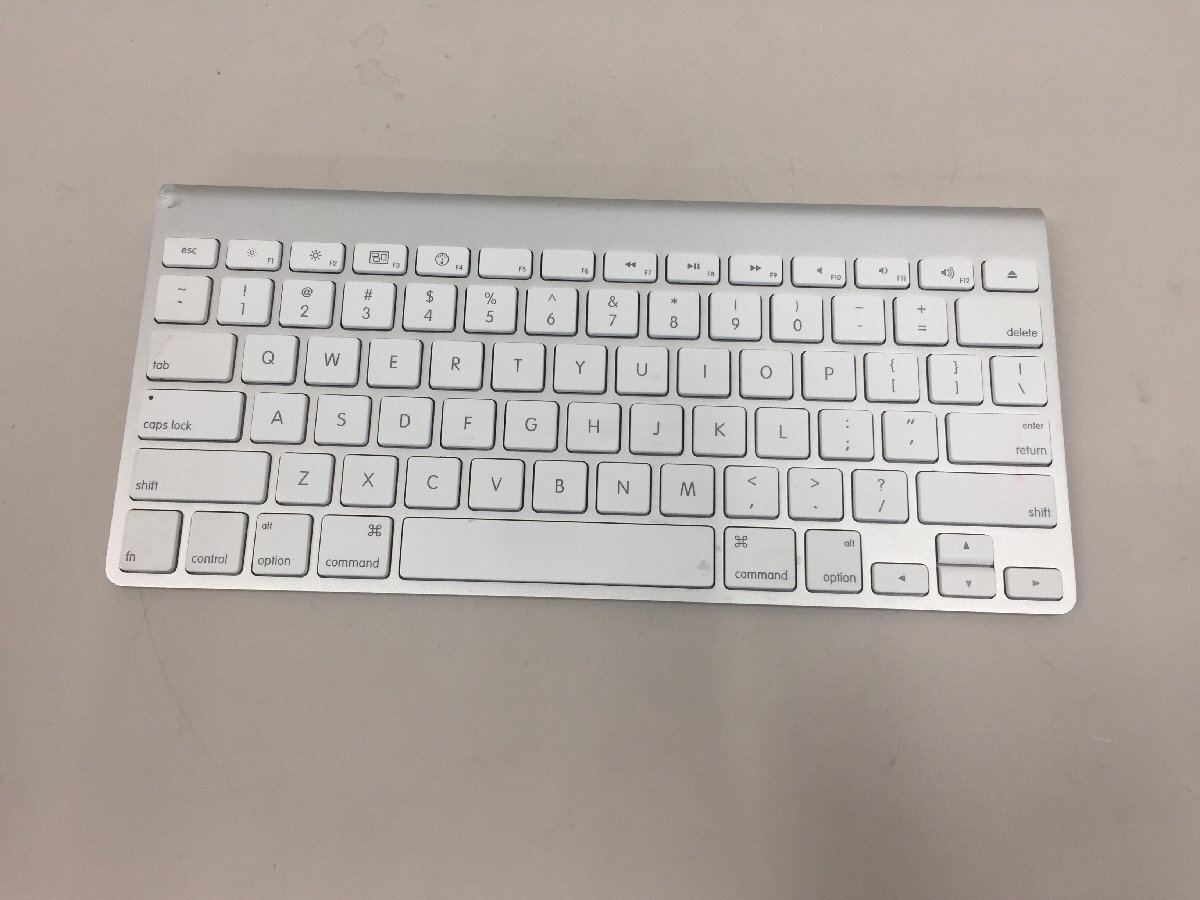 アップル純正 ワイヤレスキーボード★Apple Keyboard A1314 ジャンク品 (管２A７－N11）の画像1