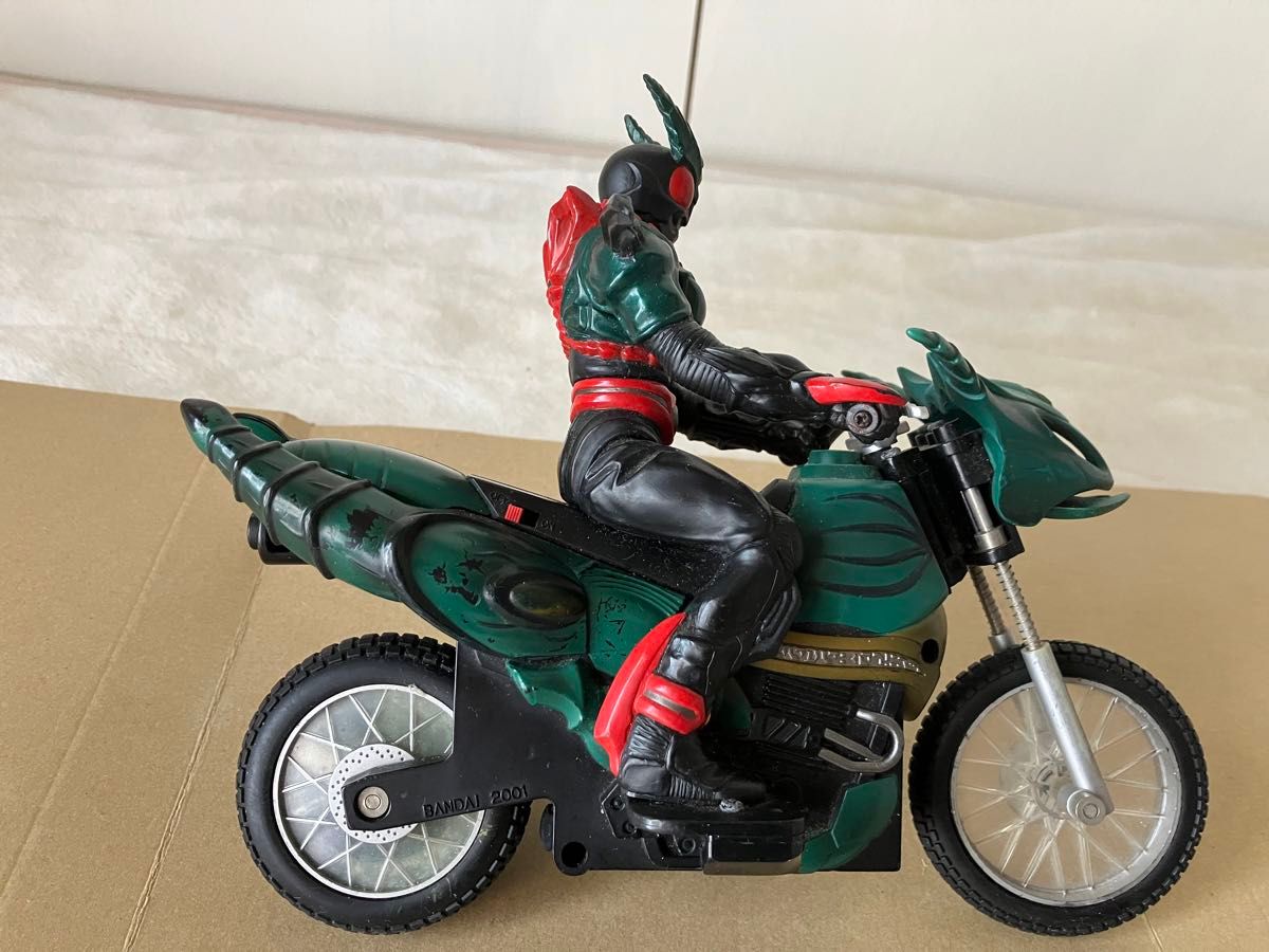 2001年バンダイ　当時物　仮面ライダーアギト ギルスレイダー 仮面ライダー バイク フィギュア ギルスレイダー