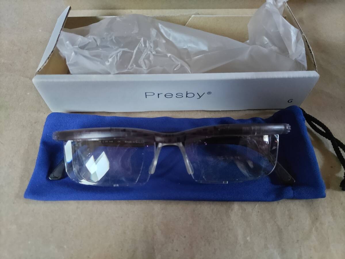 即決 中古（美品・取扱説明書なし） Presby プレスビー do Active ドゥーアクティブ（グレー） DA‐GRY‐JPPSBY01 ポーチ付 老眼鏡 メガネの画像6