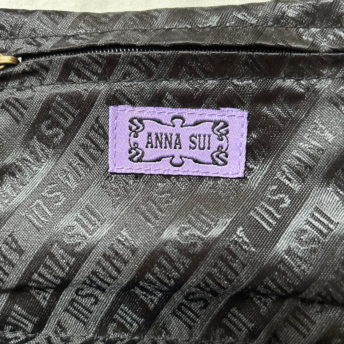 ANNA SUI アナスイ　ティッシュケースポーチ　幾何学模様