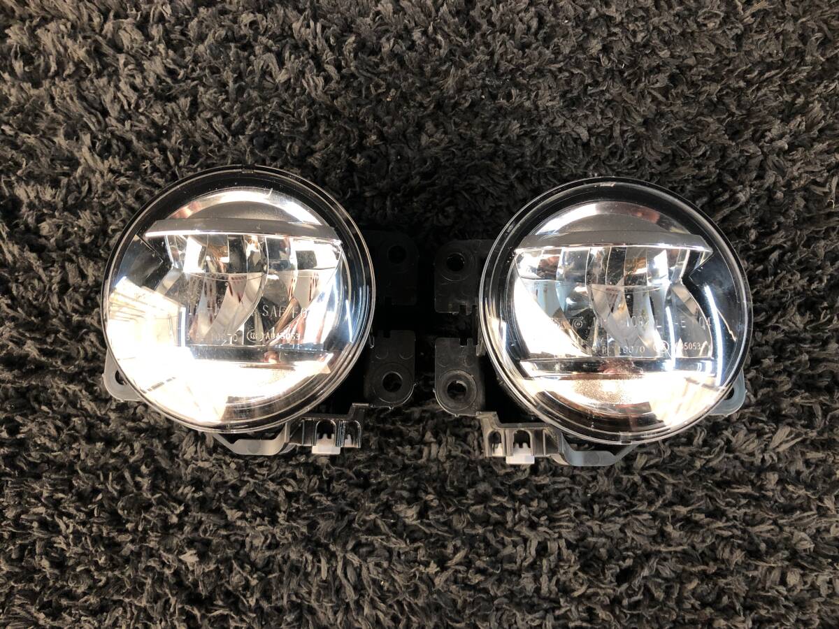 スズキ フォグランプ LED KOITO 114-11092 左右セット 35501-79R01 35502-79R01 ハスラー スペーシア ワゴンＲ 625282の画像1