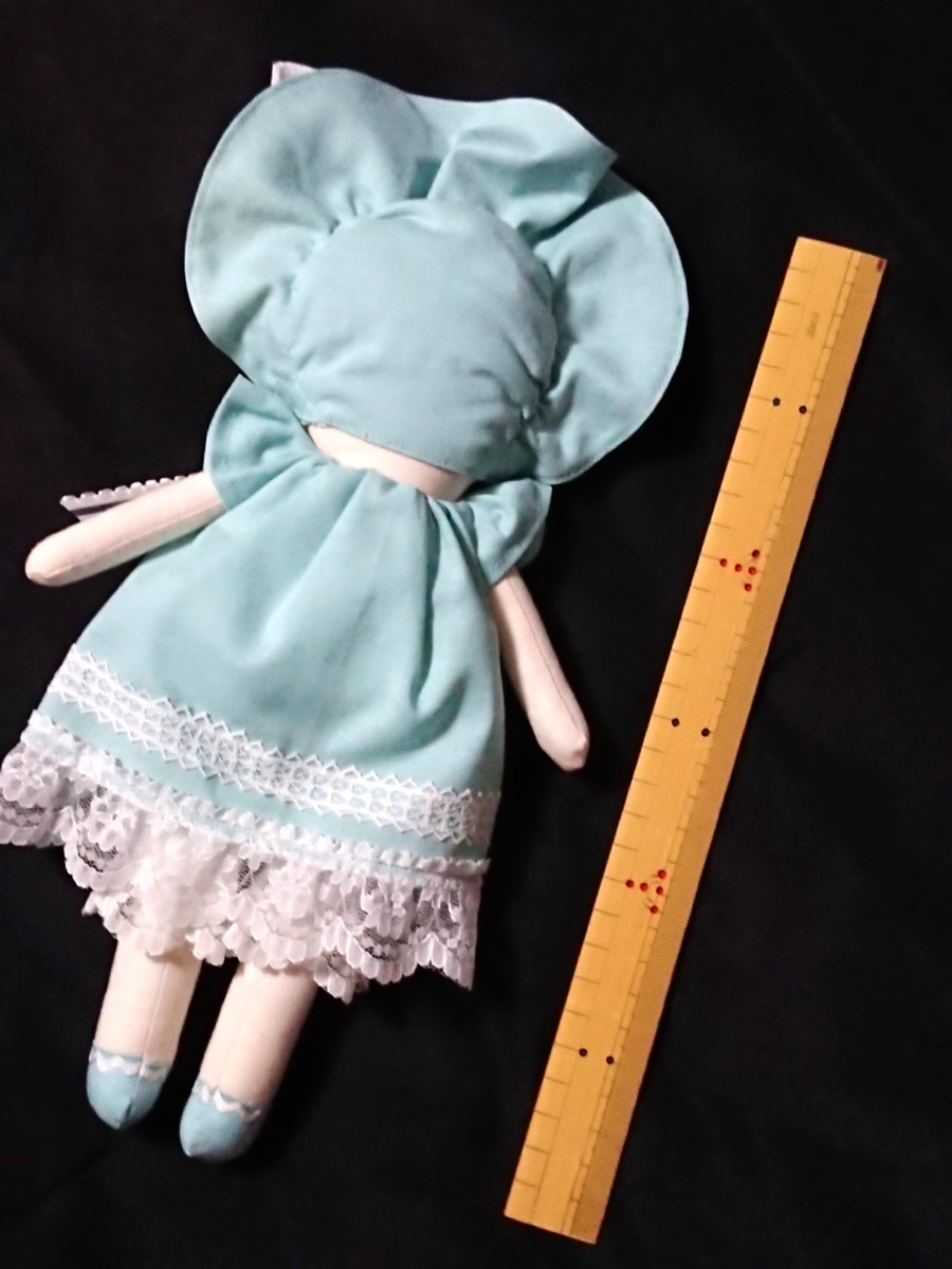 昭和レトロ風、手作り文化人形。ハンドメイドドール。ミントグリーン色、薄茶髪、和柄、白レース。新品。_画像2