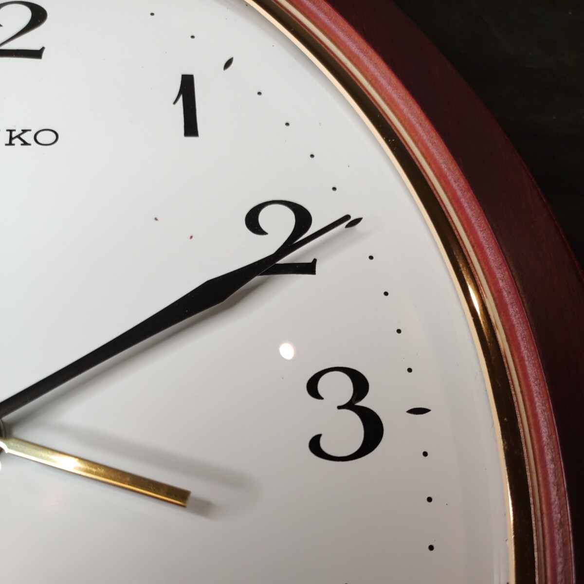 #180 SEIKO 壁掛け時計 アナログ クォーツ ブラウン 茶 木目調 動作確認済み 昭和 レトロ 時計 QUARTZ 静か シンプルの画像3
