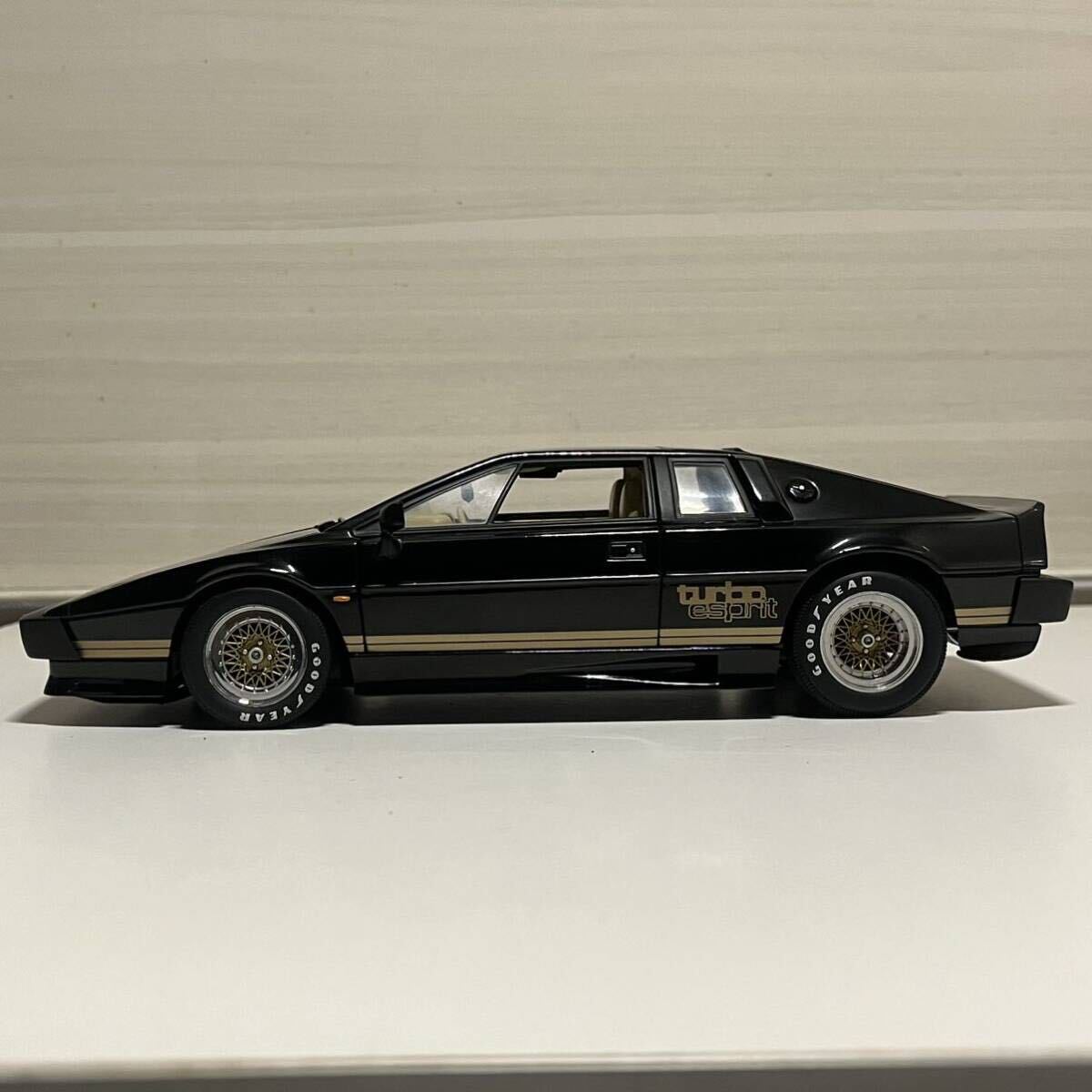 1/18 AUTO art ロータス エスプリ ターボ  オートアートの画像3