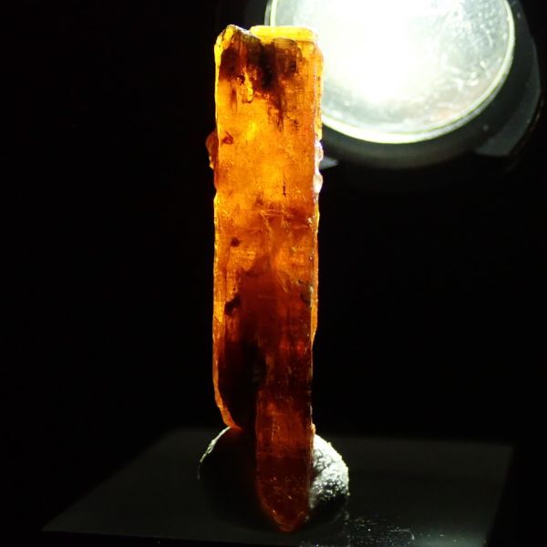 オレンジ カイヤナイト 原石 3.4g サイズ約33mm×7mm×5mm マダガスカル トゥリアラ州産 kgt443 天然石 鉱物 パワーストーン_画像2