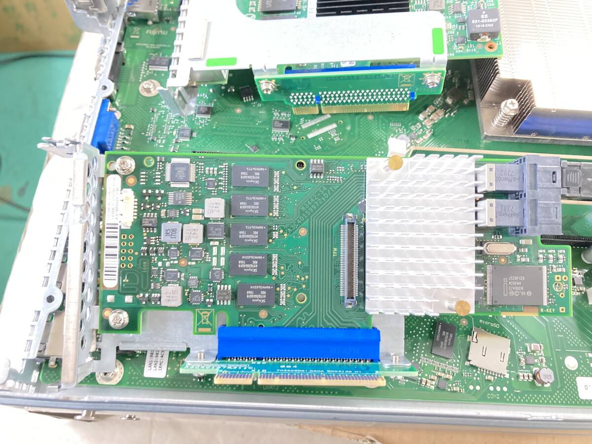 ★Fujitsu PRIMERGY RX1330 M3 PYR1333R2M Xeon E3-1220V6 3.00GHz/RAM 8GB/HDD 無し/RAID (D3216-A13)/Adapter I350-T4/BIOS起動確認済の画像7