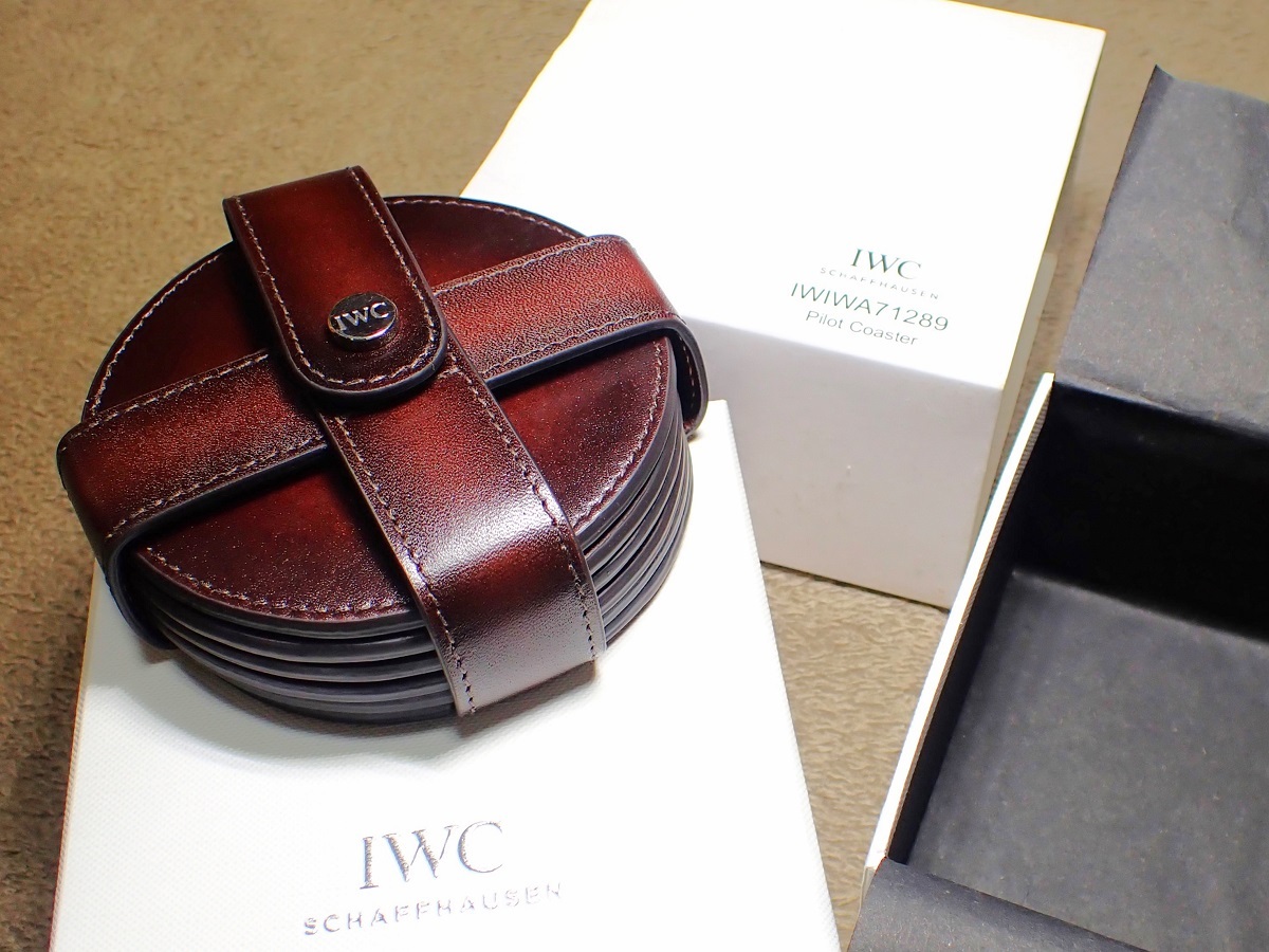 希少！ IWC 艶のある革製コースター IWIWA71289 Pilot Coaster バーガンディー 正規品！ノベルティー 時計敷物 ディスプレー用品の画像1