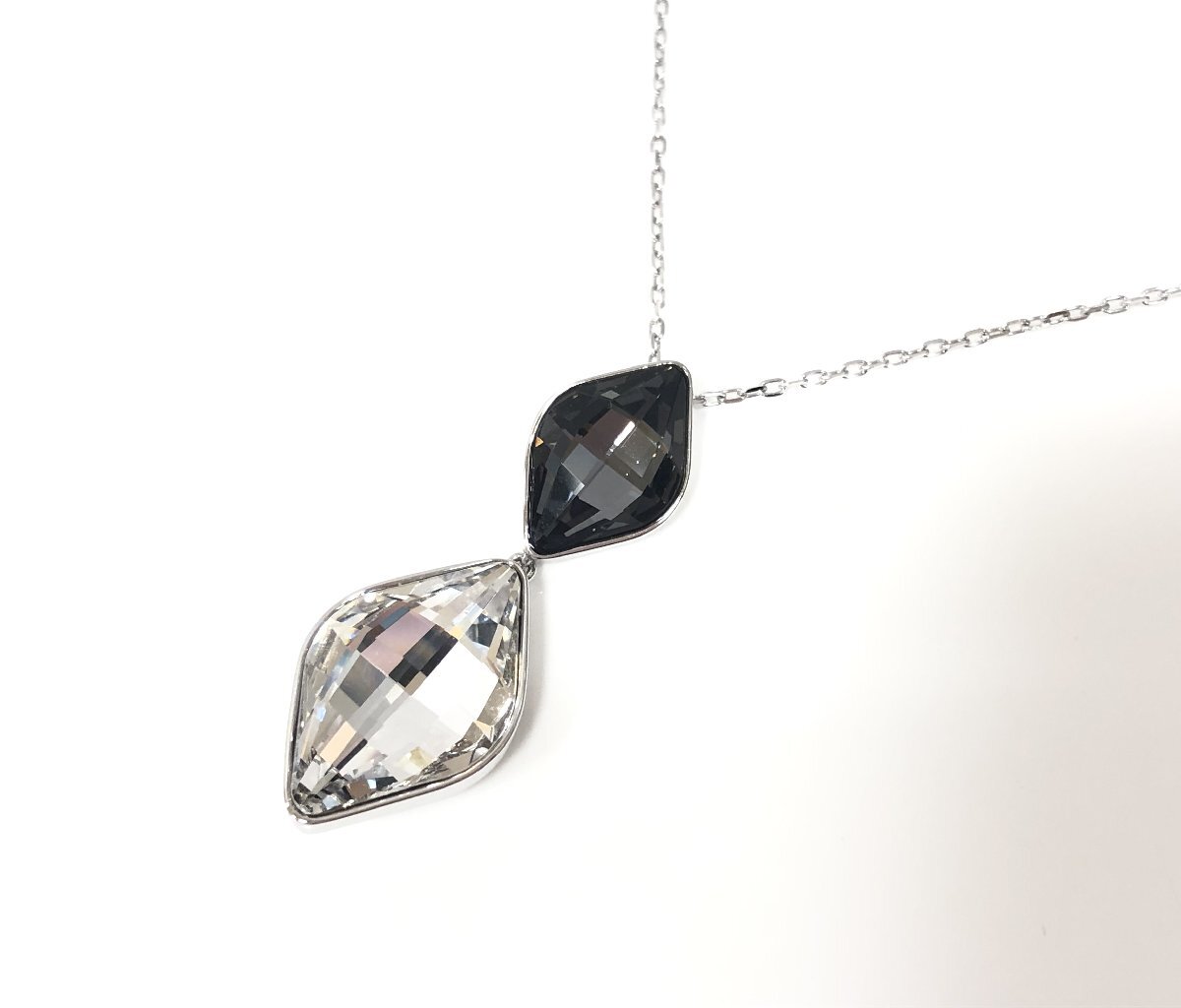 ★スワロフスキー SWAROVSKI クリスタル ペンダント ひし形 しずく ネックレス シルバー色系 中古★003004