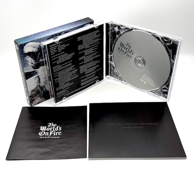 MAN WITH A MISSION / The World's On Fire(初回生産限定盤)(フォトブック付) マンウィズ【良品/CD】 #324の画像2
