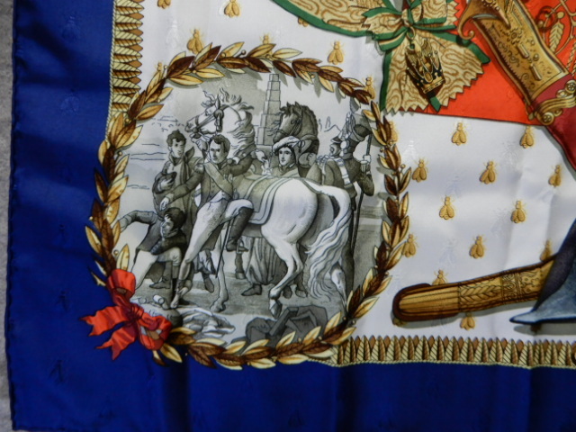 【正規品】　HERMES　エルメス　シルクスカーフ　ナポレオン　大判：約88cm×88cm　ブルー×オレンジ　紙の袋付き　e-560_画像5
