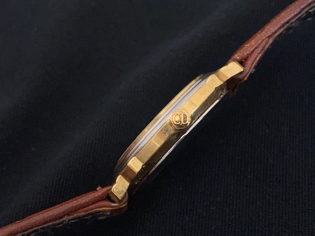 ※5703 Christian Dior 腕時計 48.12.02 クオーツ デイト レディース 白文字盤 不動 個人保管品_画像4