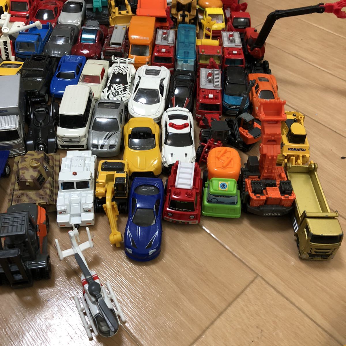 TOMICA トミカ ミニカー チョロQ おもちゃ まとめ売り　車　子供　ディズニー　トーマス　ミニオン_画像4