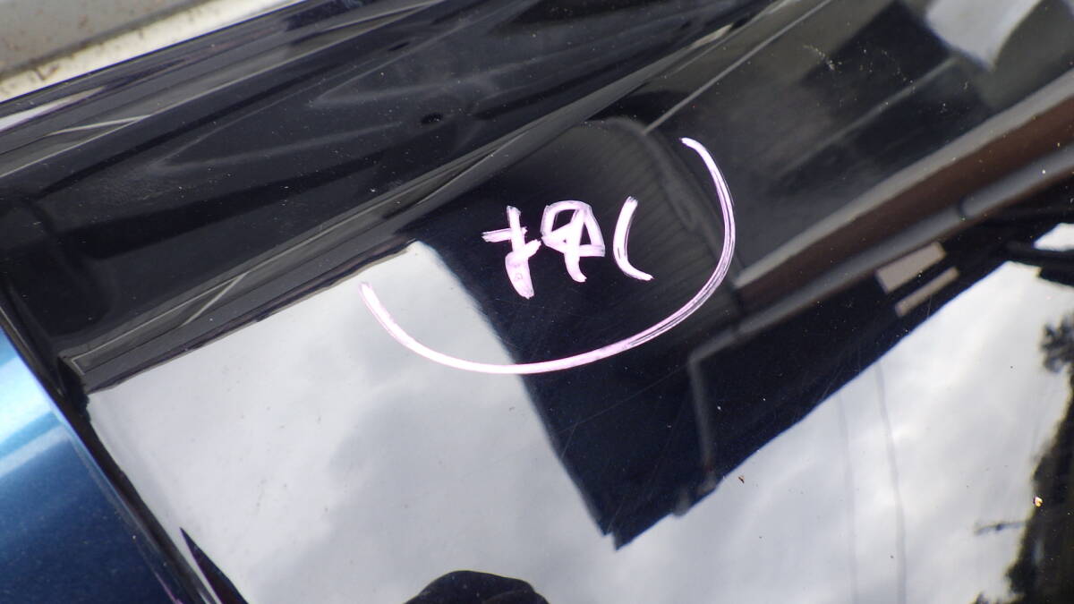H20年　三菱　デリカ　D:5　CV5W　純正　前右　FR　運転席側　ドア　プロテクター 　サイドパネル　黒　X24　管K0325-3_押し跡が一ヶ所あります。