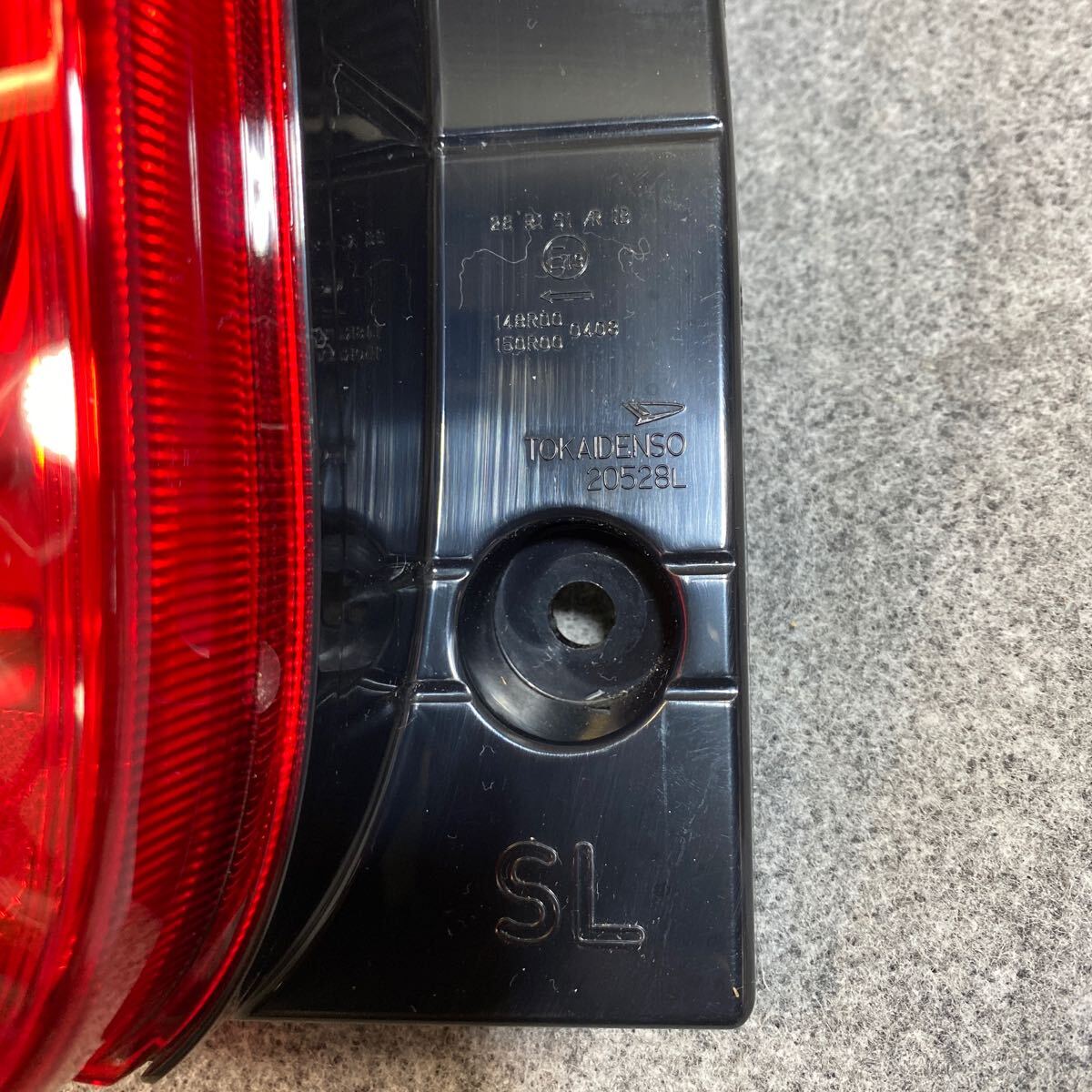ムーヴキャンバス LA850S/LA860S 左テールランプ TOKAIDENSO ムーヴキャンバス LA850S/LA860S 左テールランプ TOKAIDENSO