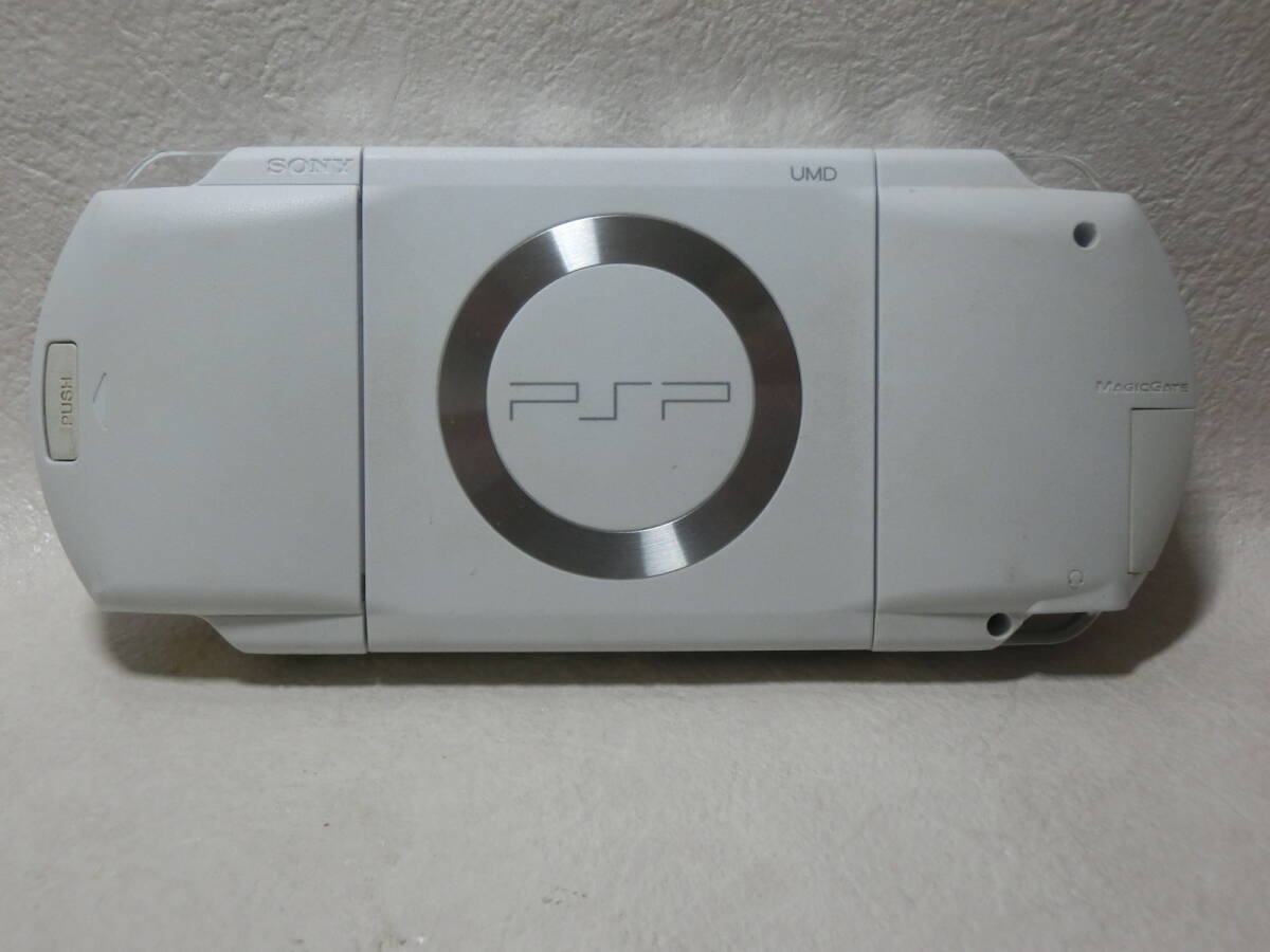 【№1032-ｇ6003】中古品：SONY PSP-1000 本体・メモリーステック・ソフト付き　現状渡す_画像9
