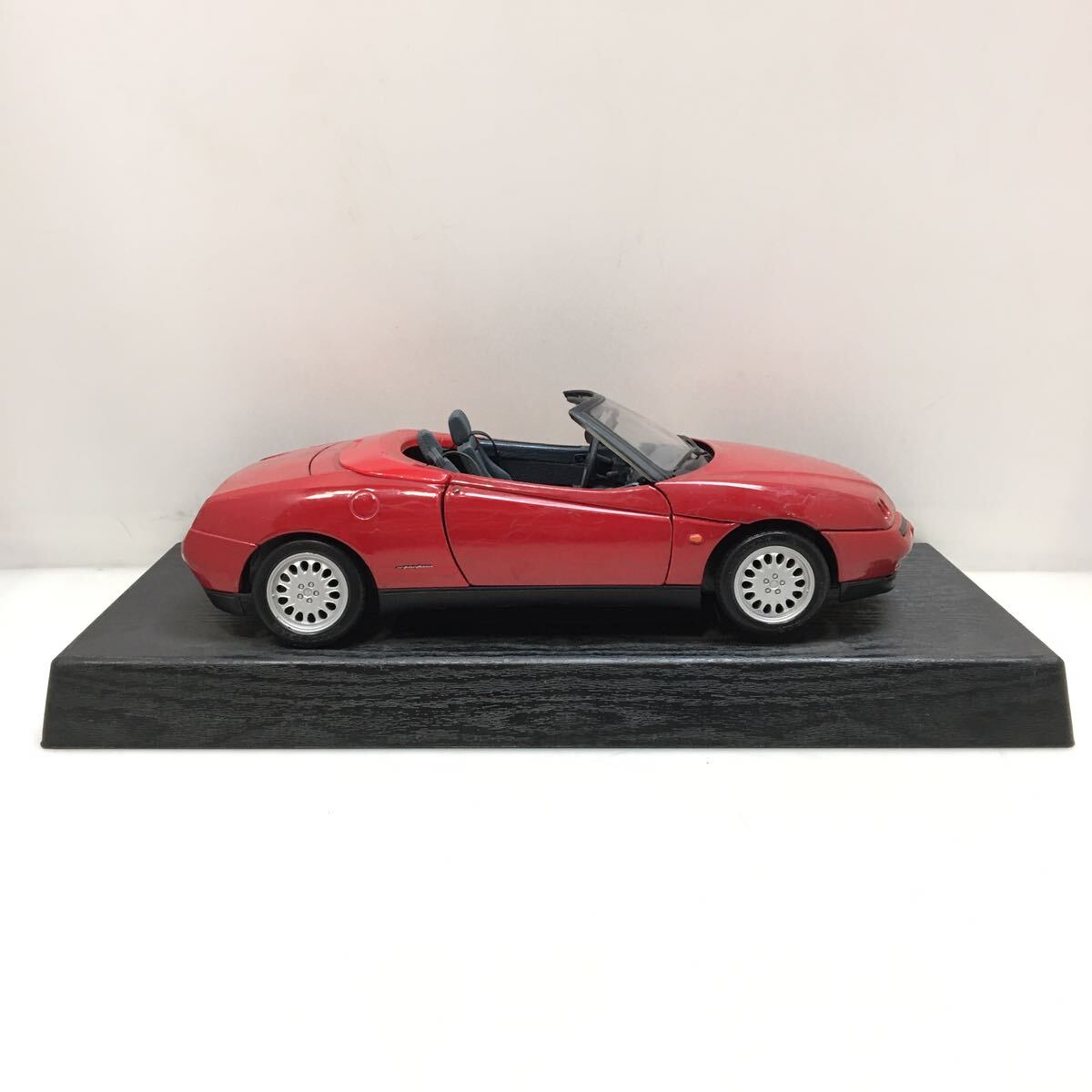 38-36 Maisto Alfa Romeo Spider 1995 アルファロメオ_画像3