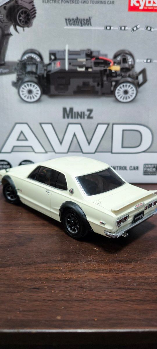 京商　Mini-z AWD　日産スカイライン2000GT-R　　　　　　　　　　　チューンド・バージョン(ホワイト)　カスタム済