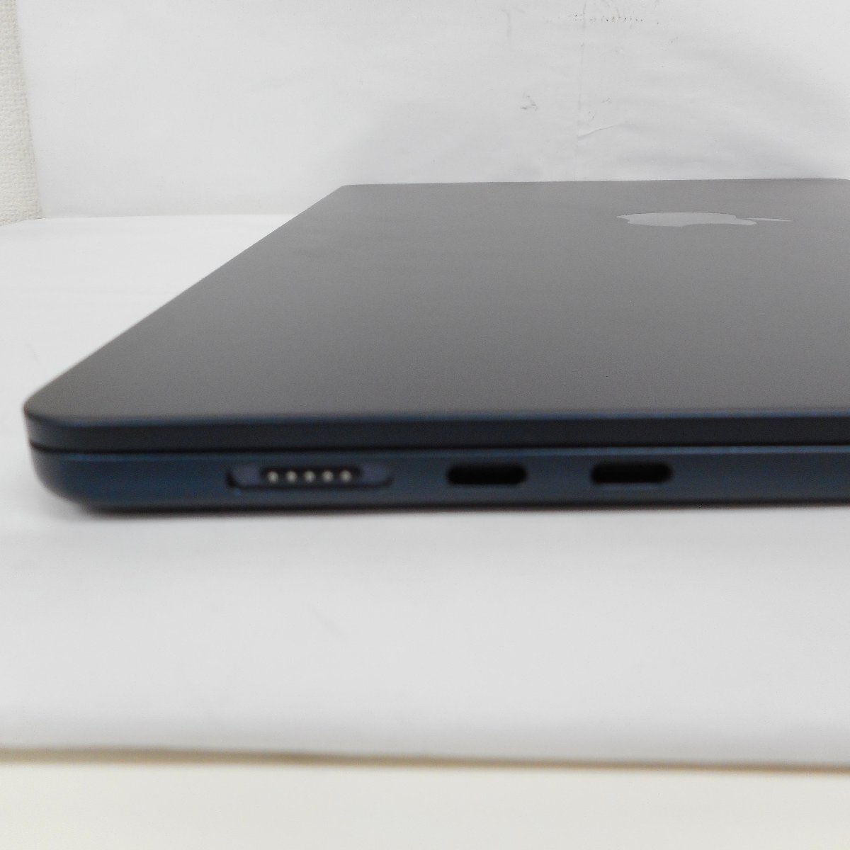 ID259 Apple ノートパソコン MacBookAir MQKW3J/A 15インチ M2 中古_画像7