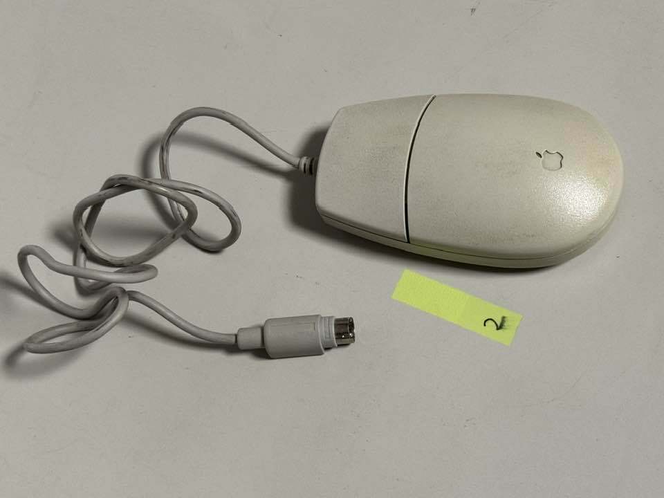 ② Apple Desktop Bus Mouse II M2706 バス マウス 　昔のMacintosh用_画像1