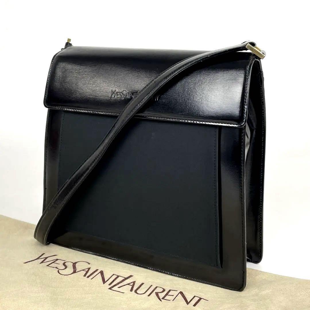 【美品】Yves Saint Laurent イヴサンローラン ショルダーバッグ 斜め掛け ゴールド金具 YSL カサンドラ 裏地総柄 レザー 黒 ブラック_画像2