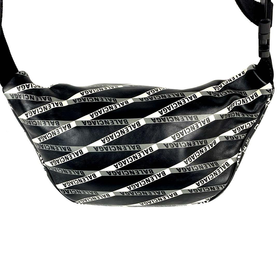 美品】BALENCIAGA バレンシアガ エクスプローラー ボディバッグ 美品】BALENCIAGA バレンシアガ エクスプローラー ボディバッグ