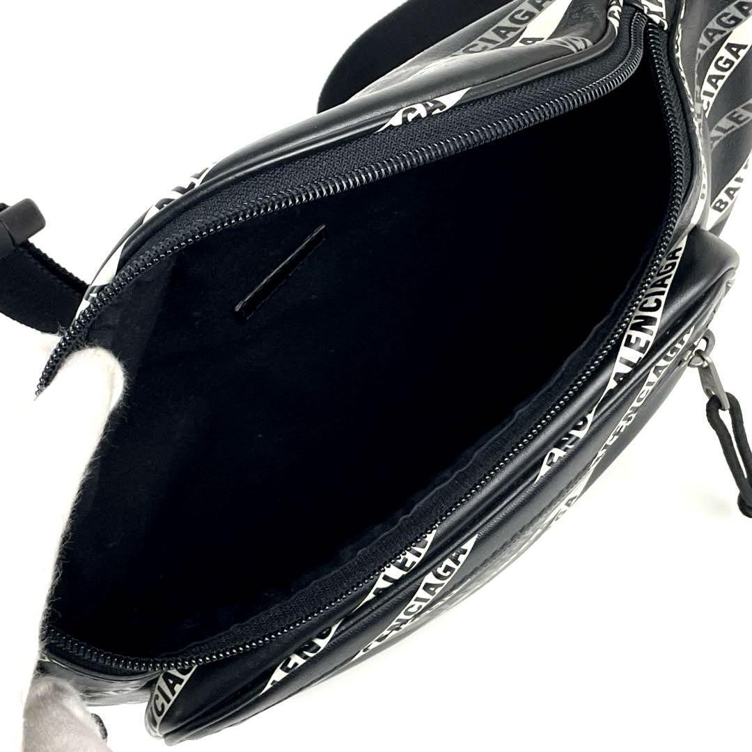 美品】BALENCIAGA バレンシアガ エクスプローラー ボディバッグ 美品】BALENCIAGA バレンシアガ エクスプローラー ボディバッグ