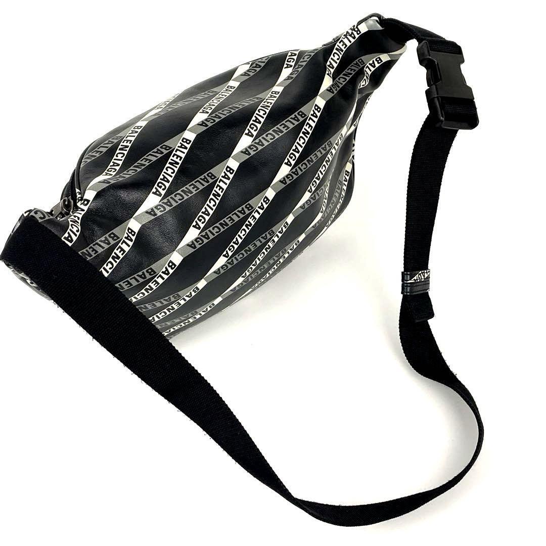 美品】BALENCIAGA バレンシアガ エクスプローラー ボディバッグ 美品】BALENCIAGA バレンシアガ エクスプローラー ボディバッグ