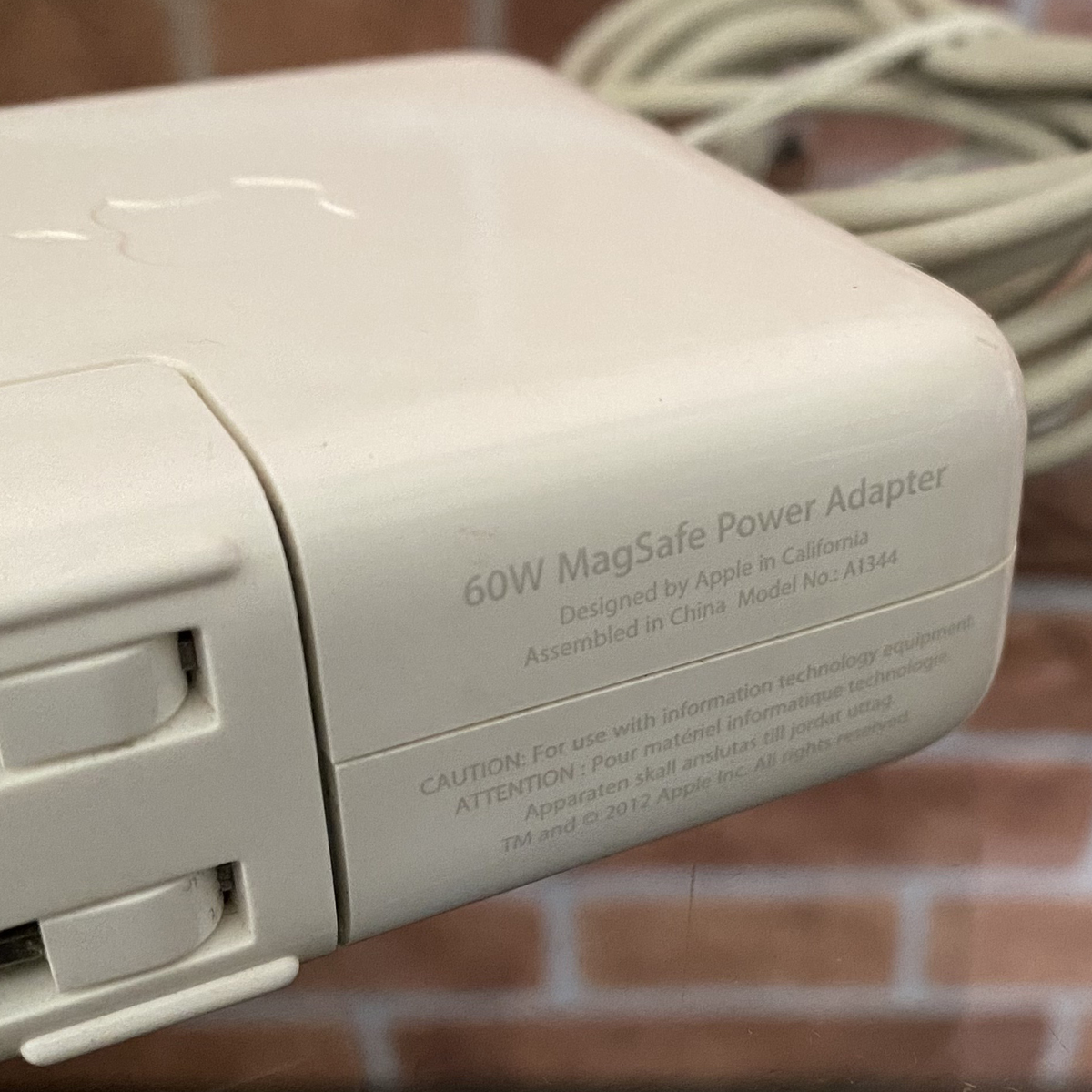 ■Apple純正 AC電源アダプター■A1344 MagSafe 60W L型コネクター■MacBook&Pro 13インチ用■動作確認済み■2006〜2012年頃の機種用■_画像3