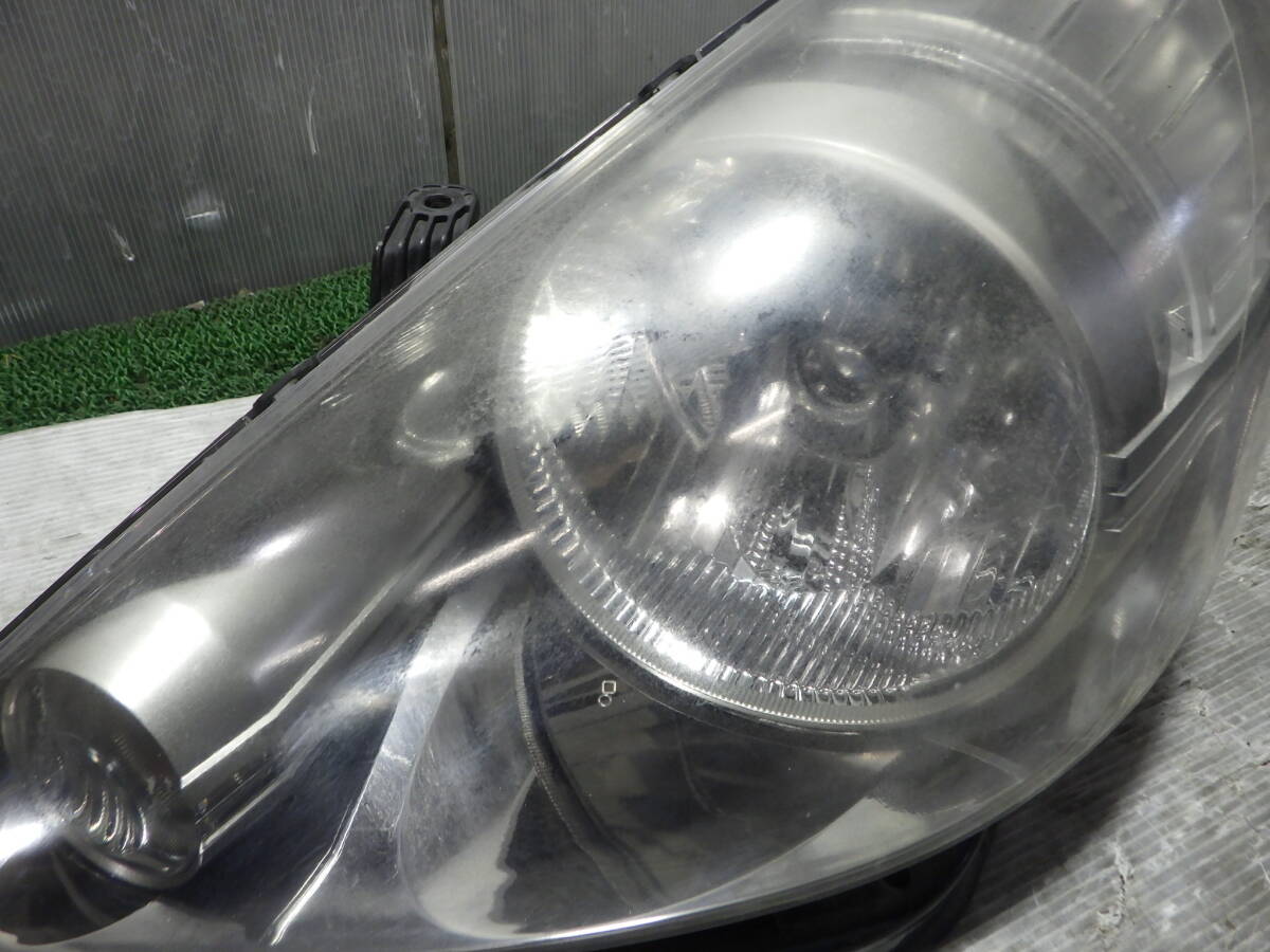 売り切り DBA-GD3 フィット GD4 P4945 HID レベ付 ヘッドライト 左右 06-03-13-902 B2-L4-4 スリーアール長野_画像3